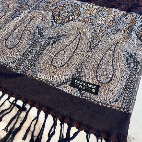 Cashmere Scarf - Picture 1 of 8